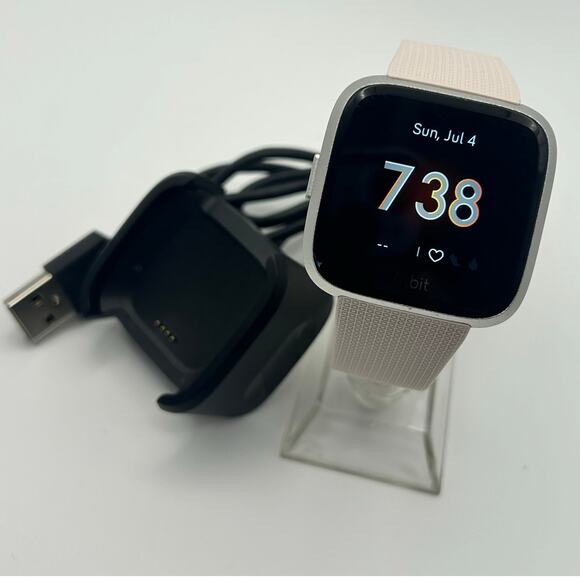 Fitbit FB415 Digital Smart Watch – Pink Band – Fully Working with Charger - Picture 2 of 7